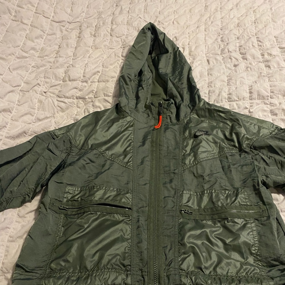 Cropped Nike windbreaker